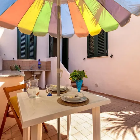 Sardinia Re - Al Porto بيت للعطل